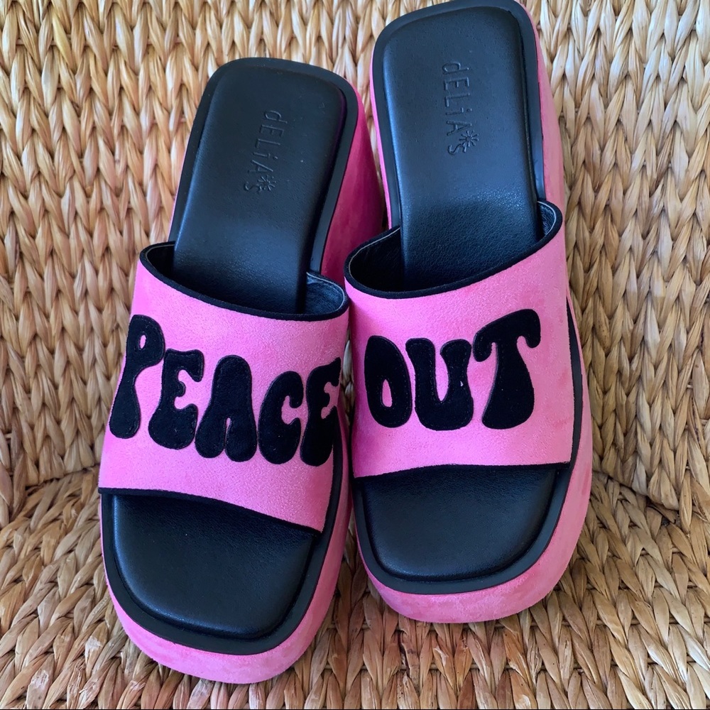 New Delia’s ✌🏽 “Peace Out” 🌈 Platform Slides